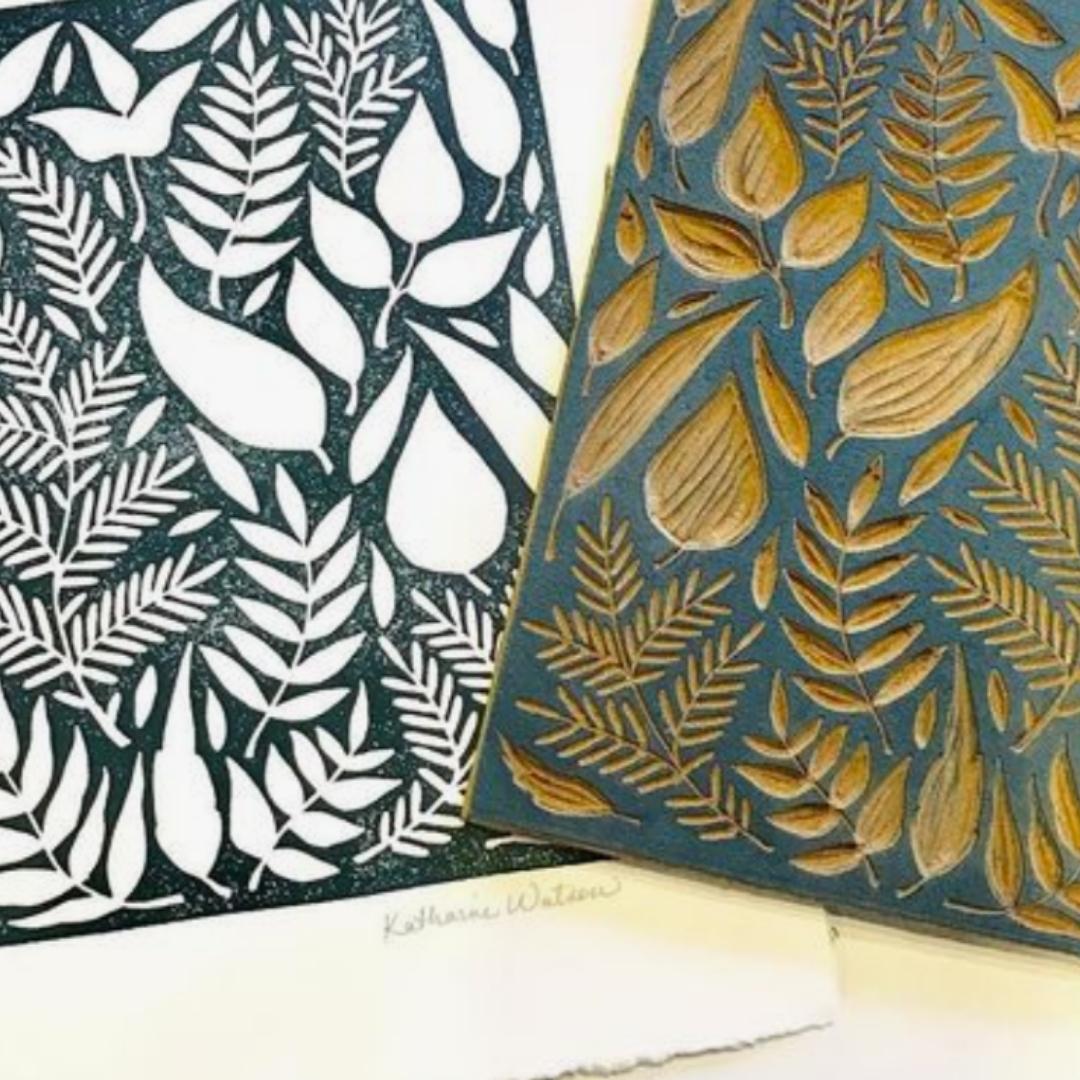 linoleumstryk af blade og blomster der er trykt på fint papir til en kreativ workshop til et firmaevent